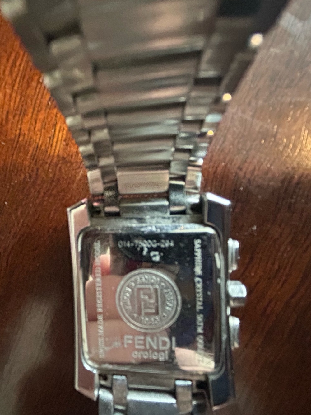 Fendi Orologi 7500G watch with diamond accents. - Picture 4 of 10